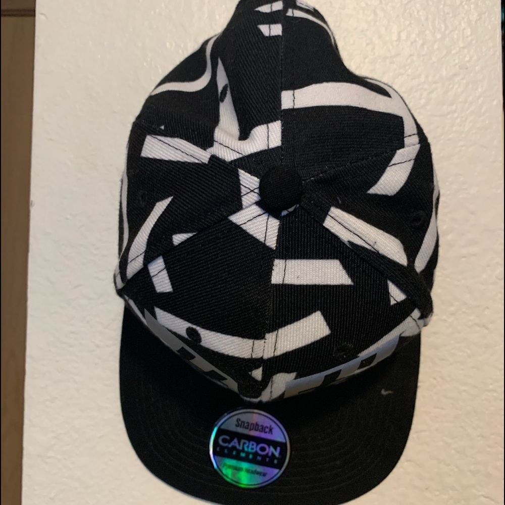 SnapBack - Picture 2 of 4